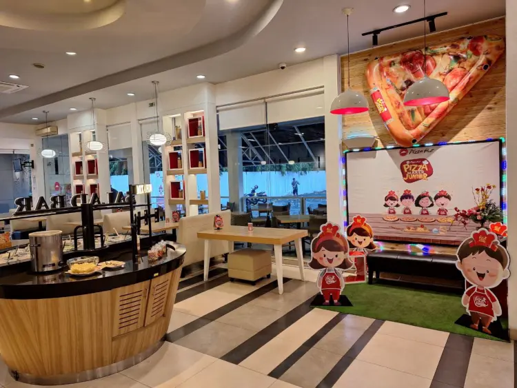 Pizza Hut Ristorante 10