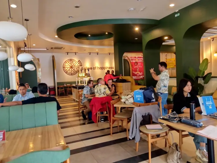 Pizza Hut Ristorante 9