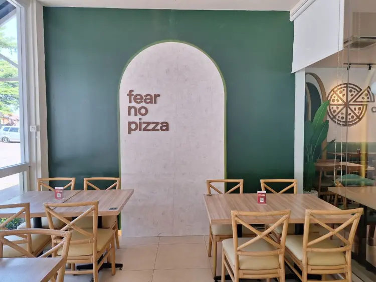 Pizza Hut Ristorante 7