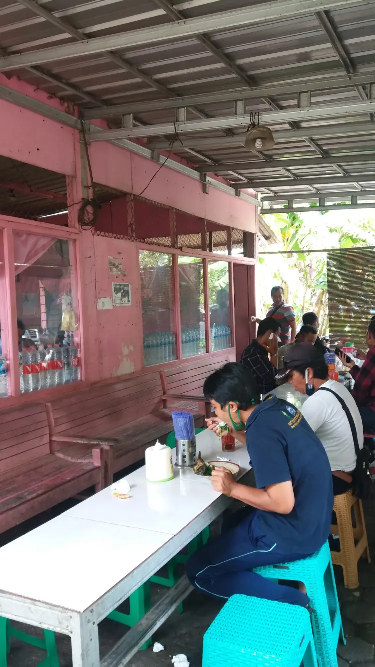 Warung Makan Pink new 5