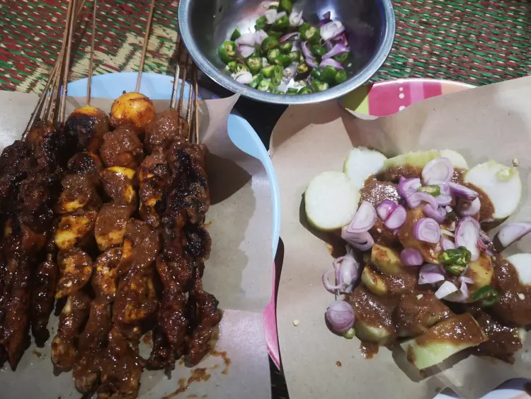 Sate Ayam Madura HM Hasan 1