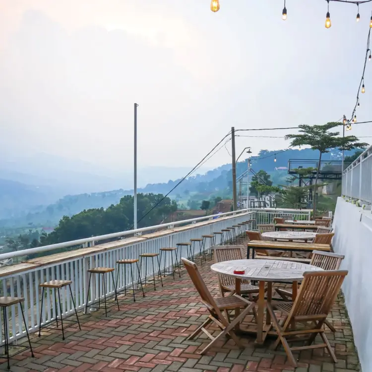 Nulam Coffee & Eatery 8