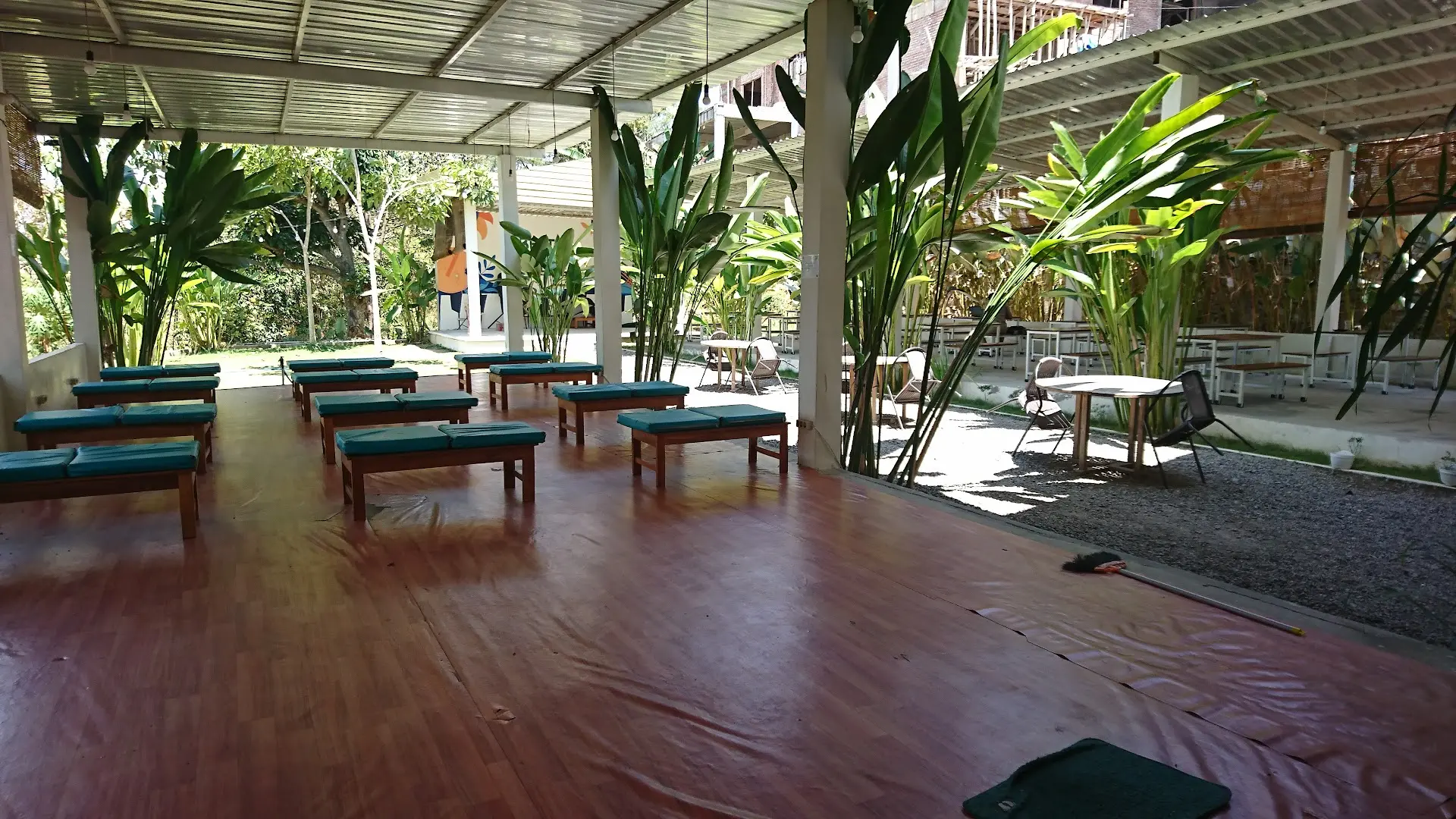 Nongkrong all afternoon for just 10k? I'm checking out this student 'base' in Semarang first 2