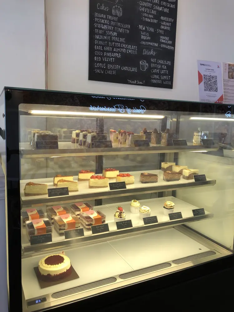 Why is this Pekanbaru cake shop always packed, even at 47k a slice?