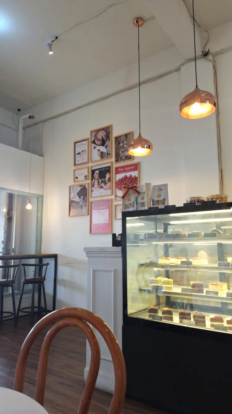 Clovery Cakes & Desserts 8