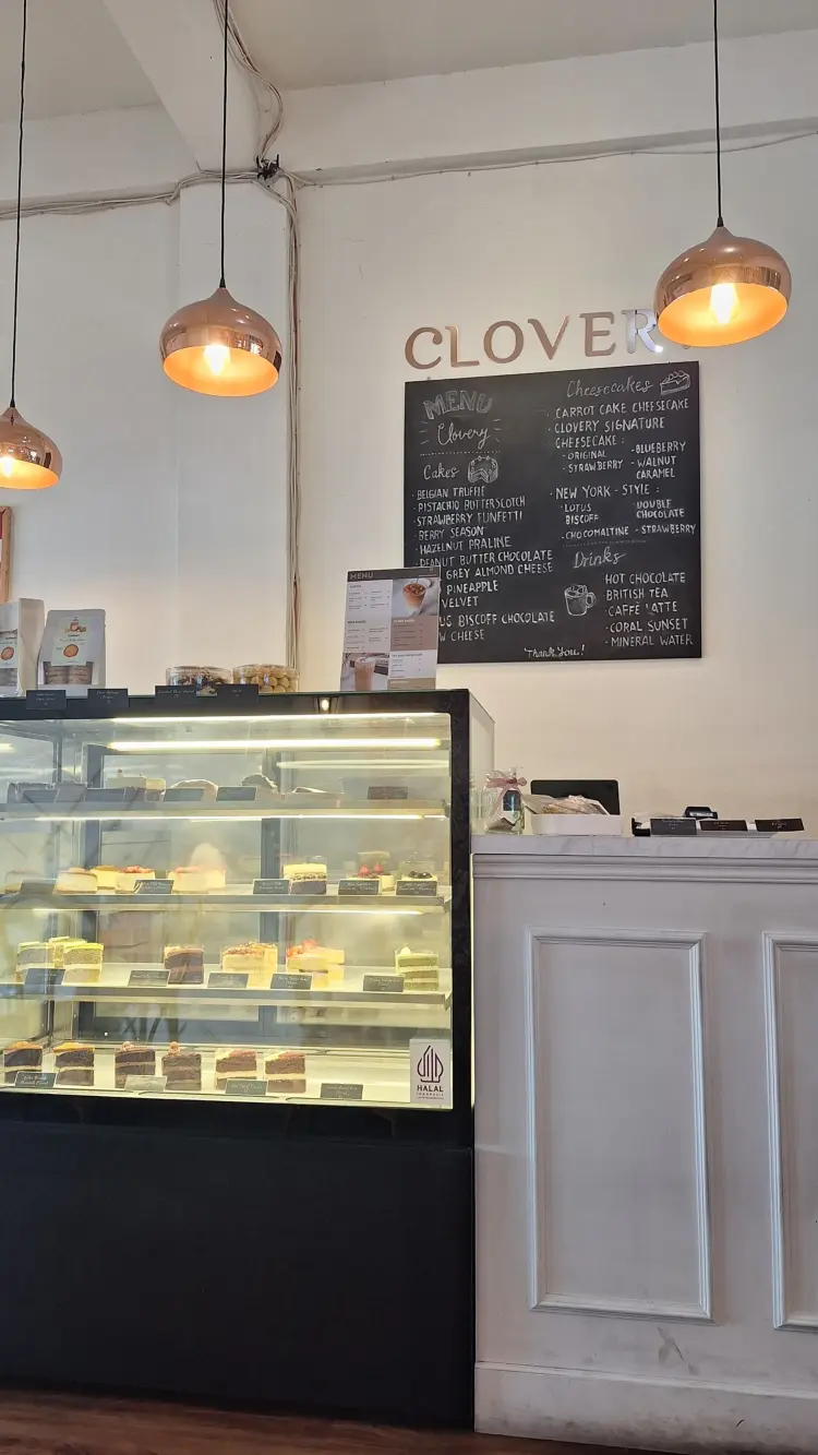 Clovery Cakes & Desserts 10