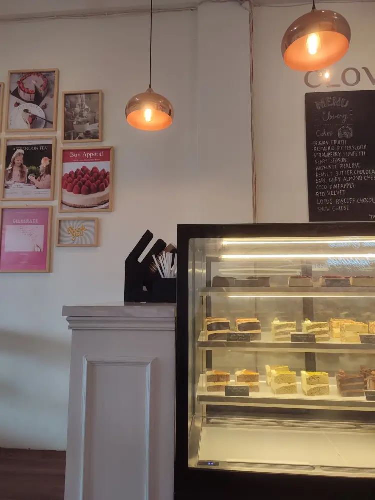 Clovery Cakes & Desserts 2