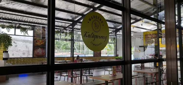 Per orang gak nyampe 50k, nasi gratis nambah, tapi servisnya… aku sih makasih ya…