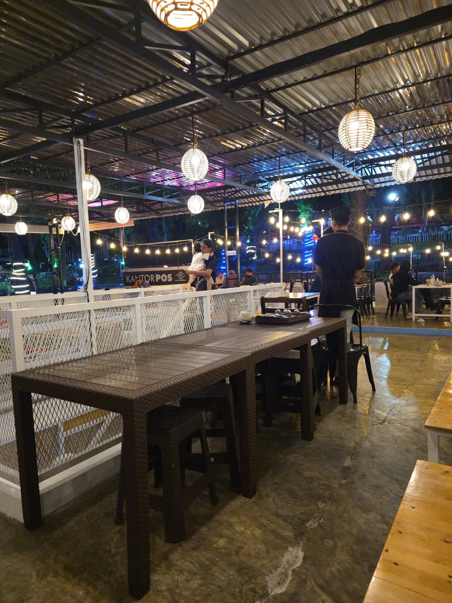 Nemu Bakso di Bukittinggi yang nggak bikin seret, kuahnya beningnya Anjay 2