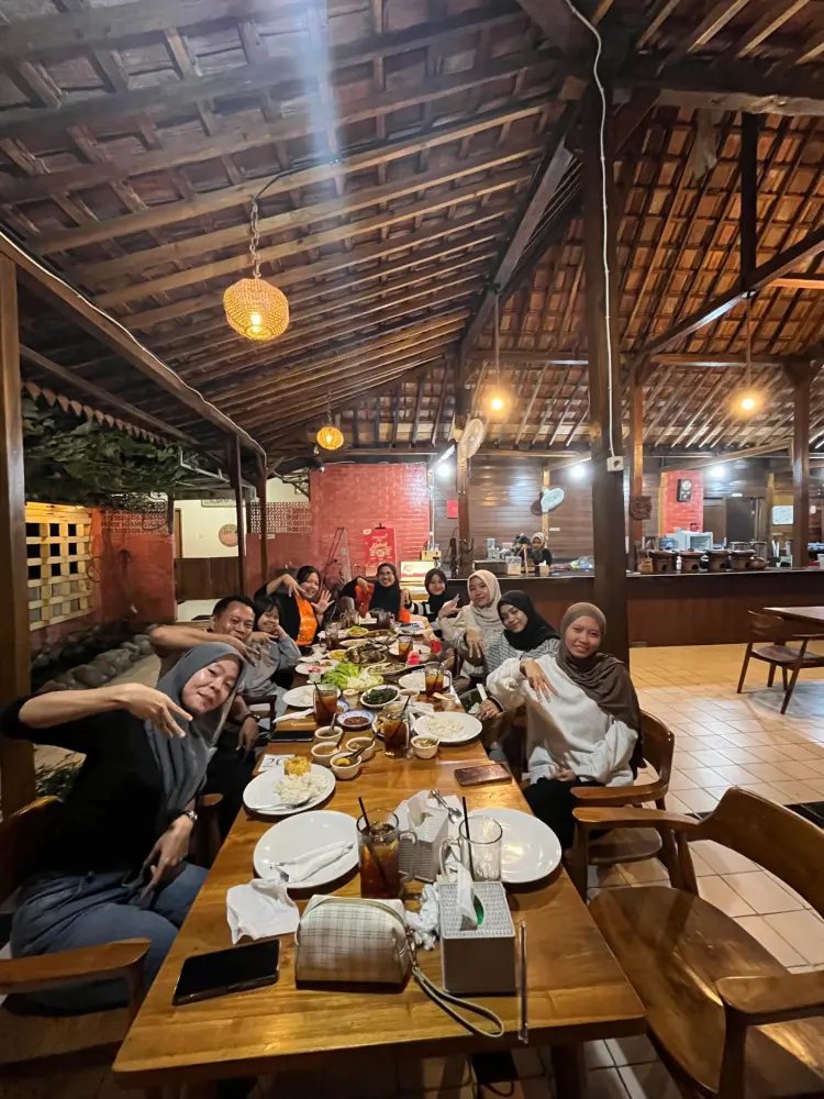 Resto & Cafe Rumah Suminten 1