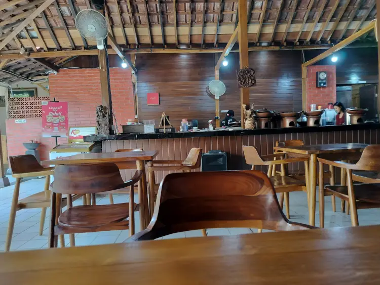 Resto & Cafe Rumah Suminten 4