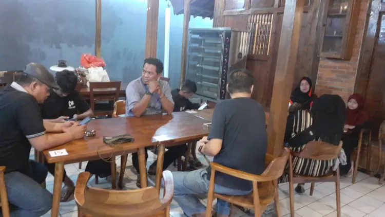 Resto & Cafe Rumah Suminten 6