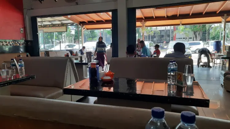 Pempek Sentosa Restaurant 8