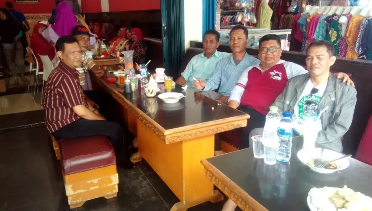 Pempek Sentosa Restaurant 10