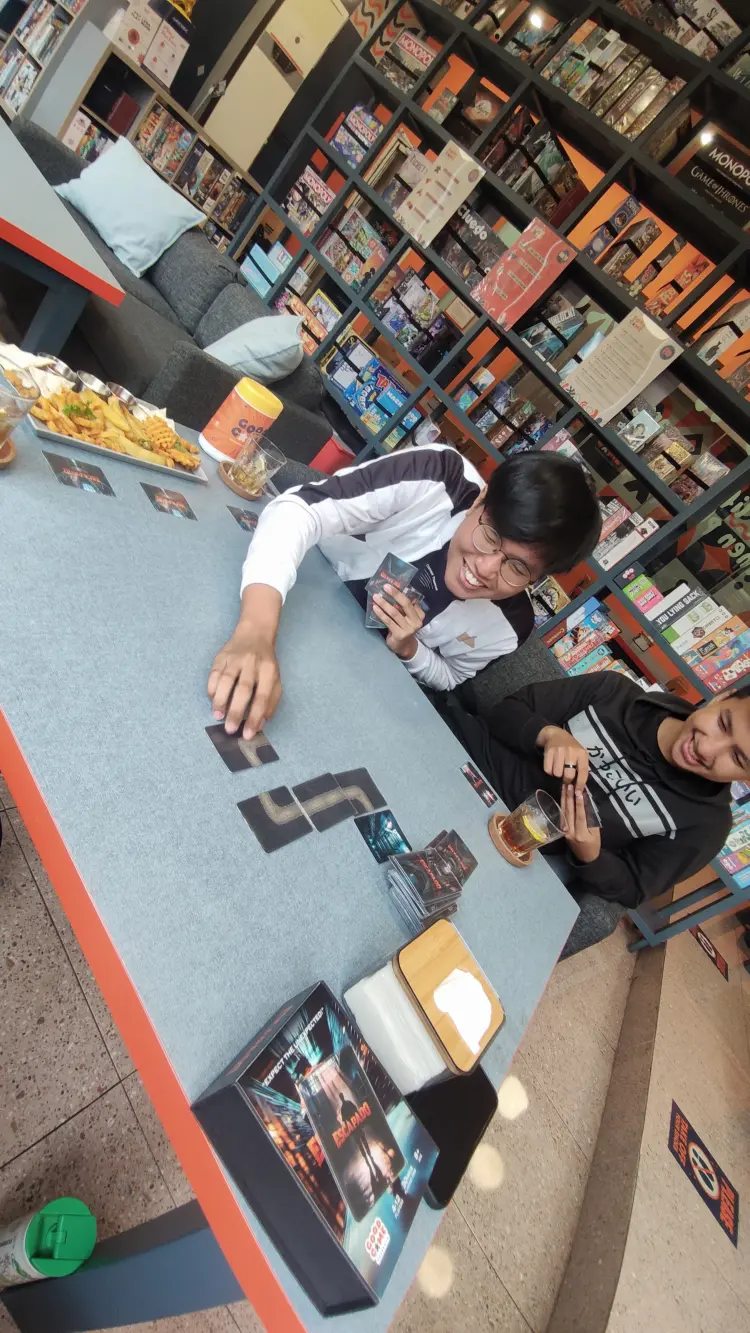 Anjay, rating 5.0 dari 2200+ review Google? Tempat nongkrong board game di Tangerang ini emang se-mantap apa sih?