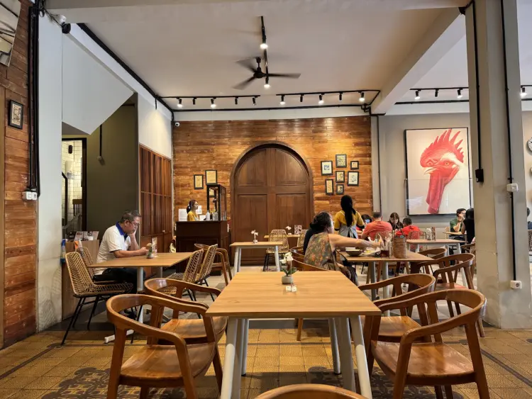 Lamama Asian Cafe And Bakery 10