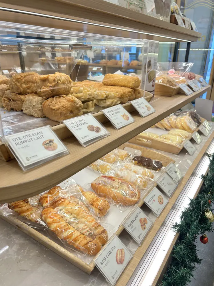 Lamama Asian Cafe And Bakery 3