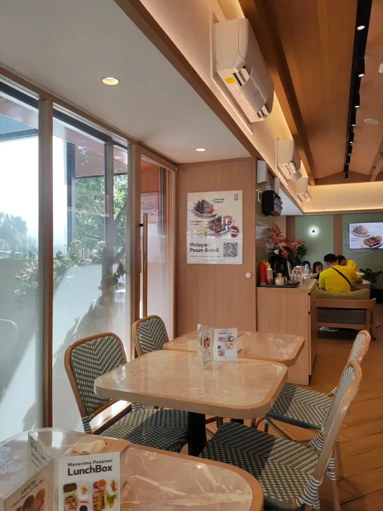 Lamama Asian Cafe And Bakery 7