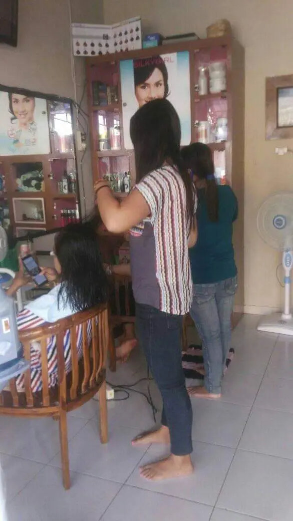 Reny Beauty Salon And Spa l 1