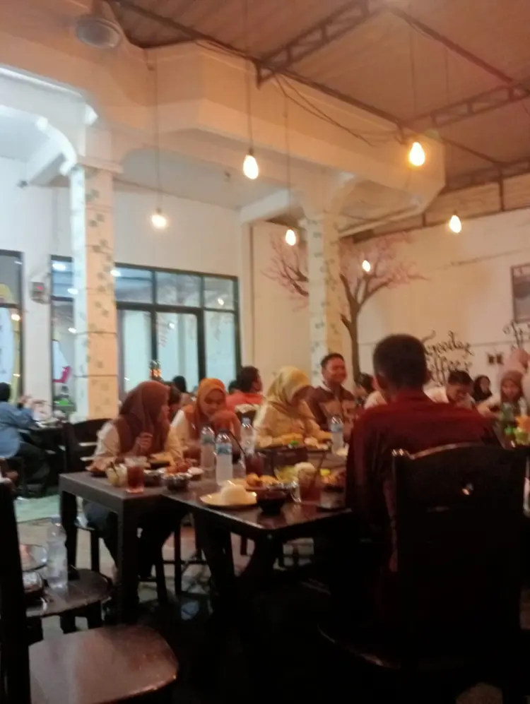 Cafe n' Resto Manggala 3