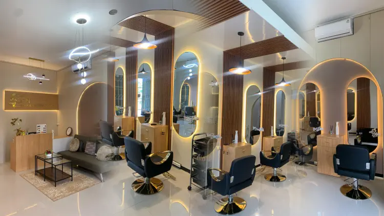 Moon Hair & Beauty Studio 1