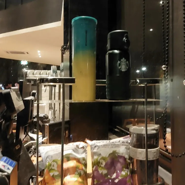 Starbucks Drive Thru Sedayu City 5