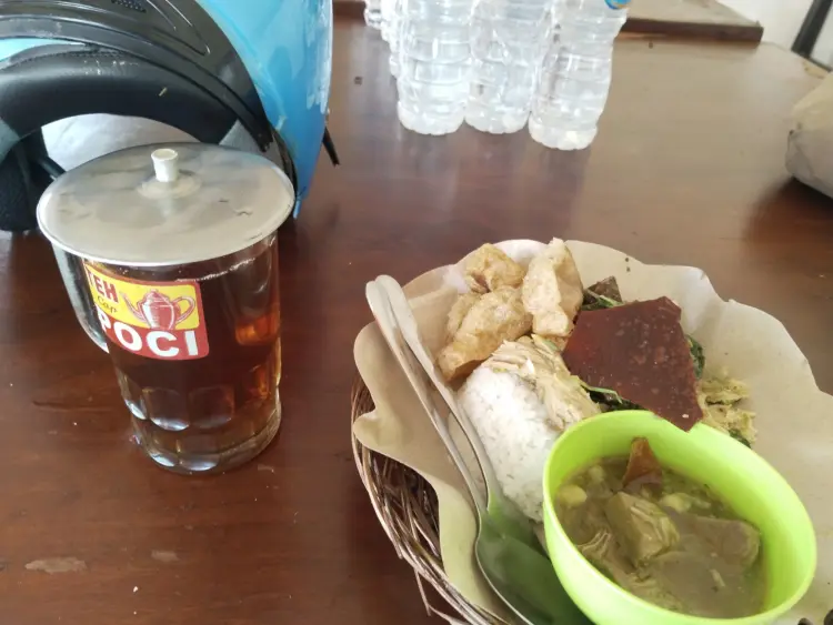 Warung Babi Guling Bu Ari 10