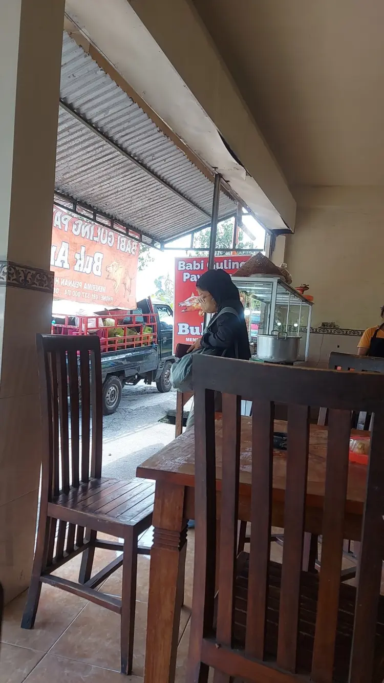 Warung Babi Guling Bu Ari 5