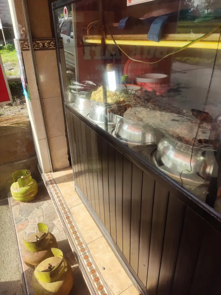 Warung Babi Guling Bu Ari 3