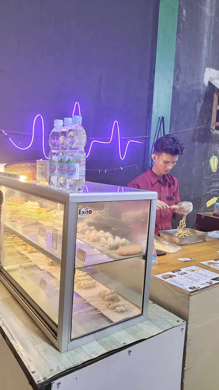 EXITO - Book & Cafe 8