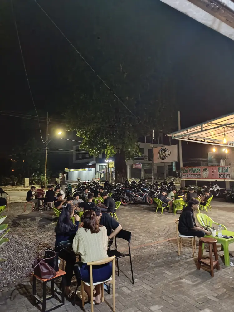 EXITO - Book & Cafe 7