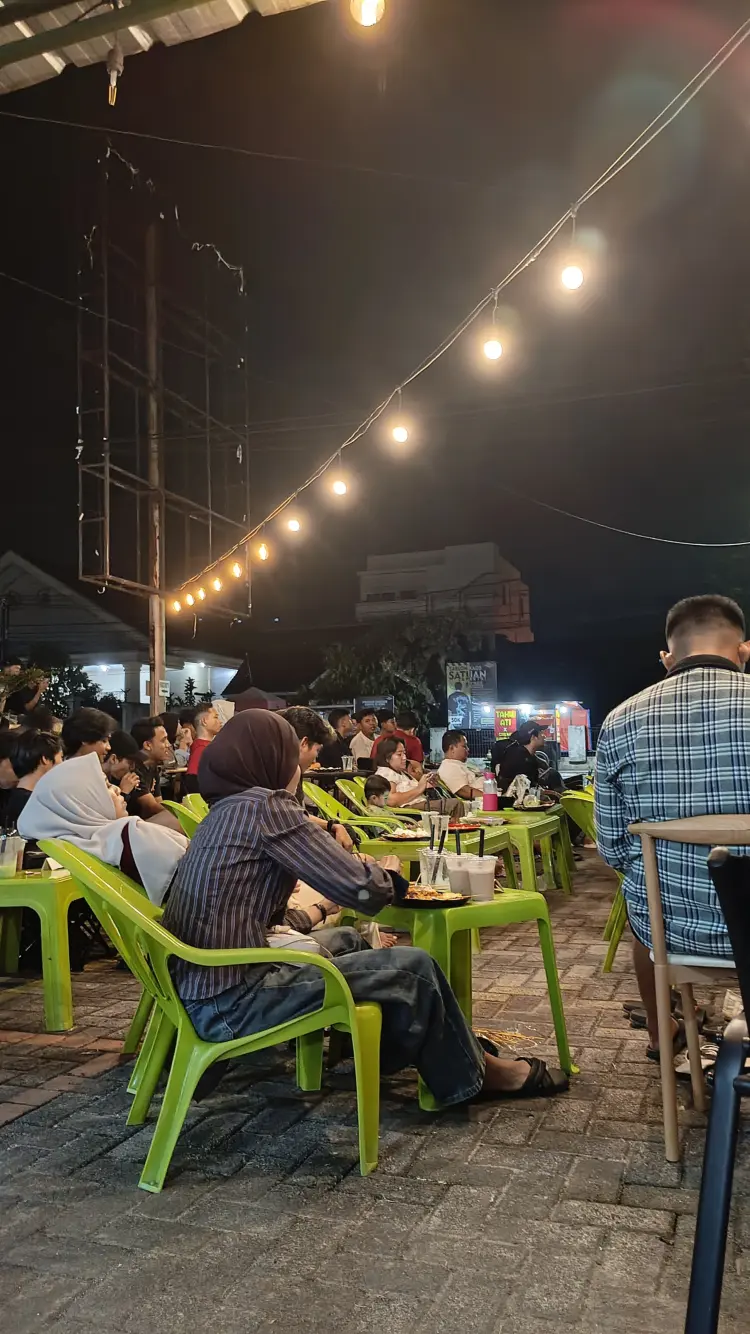 EXITO - Book & Cafe 6