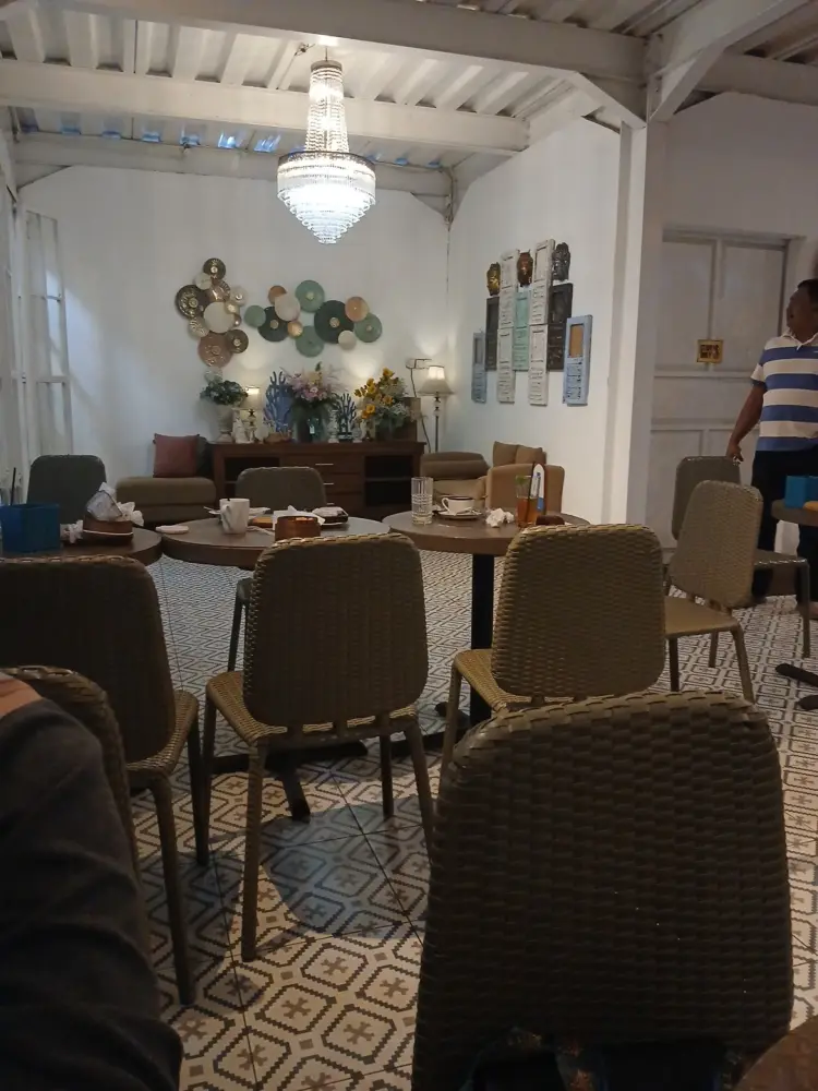 The Bridge Coffee and Eatery 5