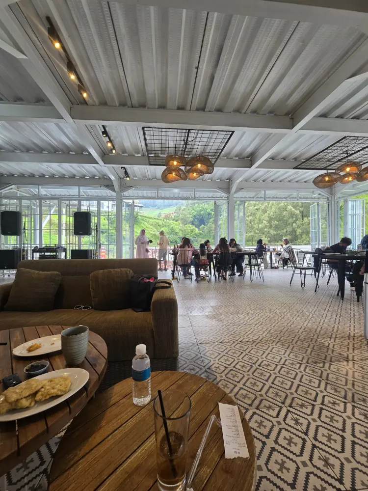 The Bridge Coffee and Eatery 8