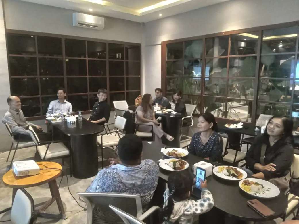 Perfect vibe, but the food & service are a total mystery box? I'm rushing to this new spot in Medan 5