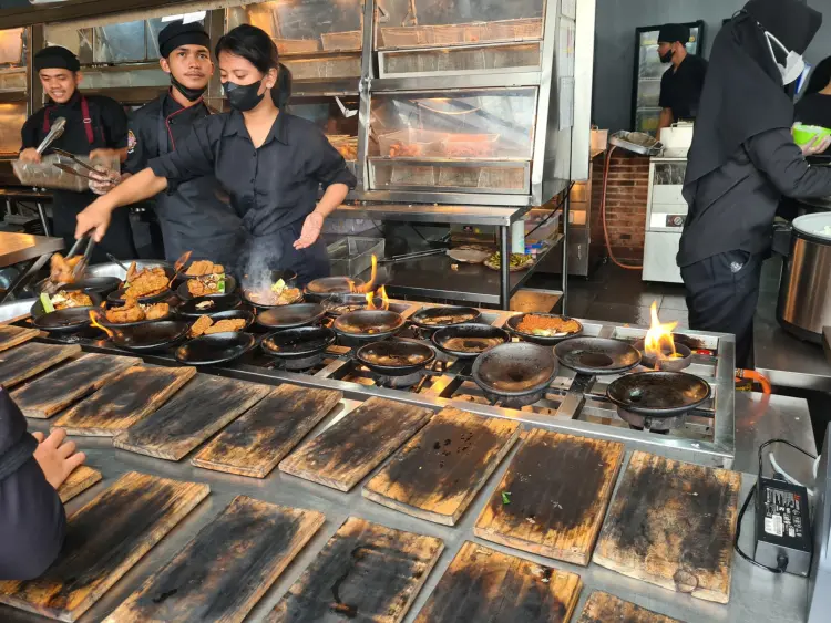 Sambal Bakar Indonesia, Pondok Ranji 6