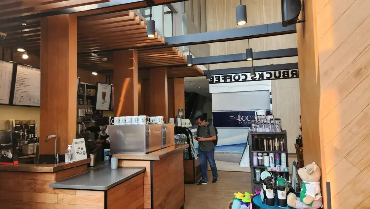 Starbucks TCC Batavia 4