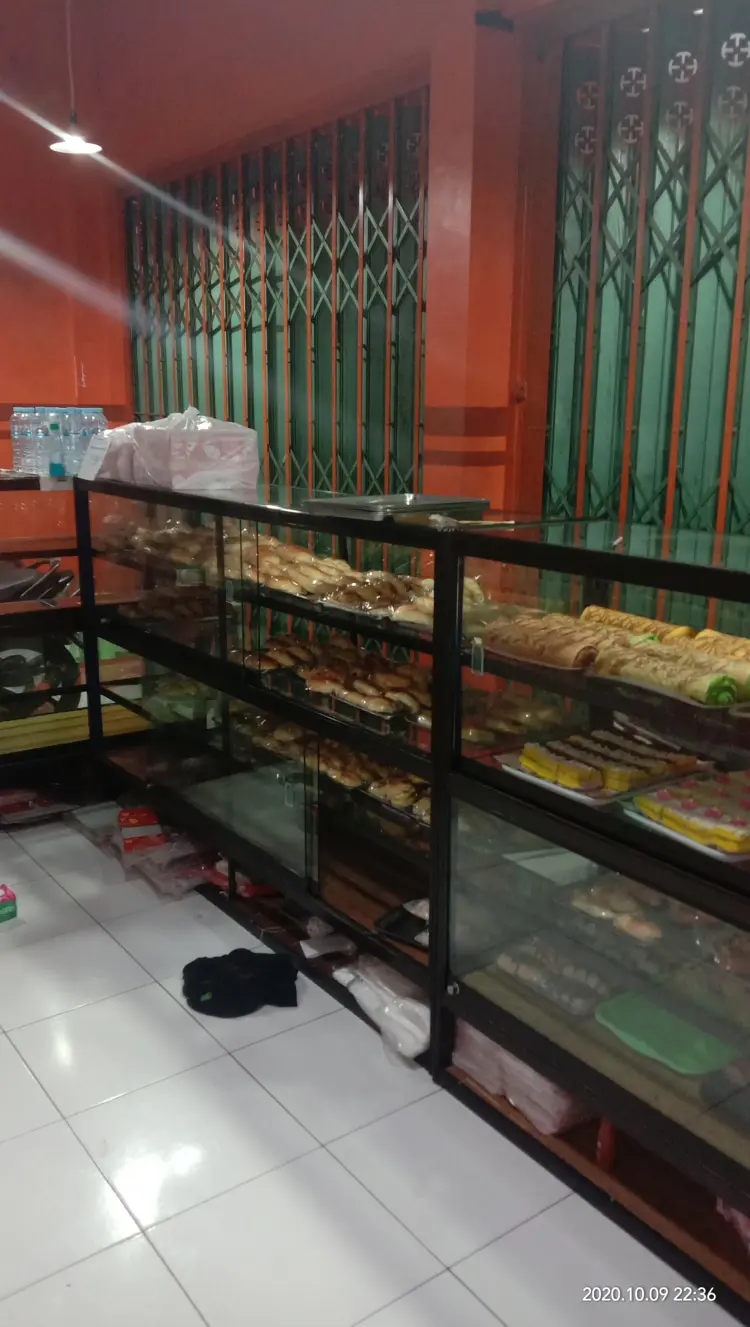 Toko roti RIZQIA cake, donut & bakery 2