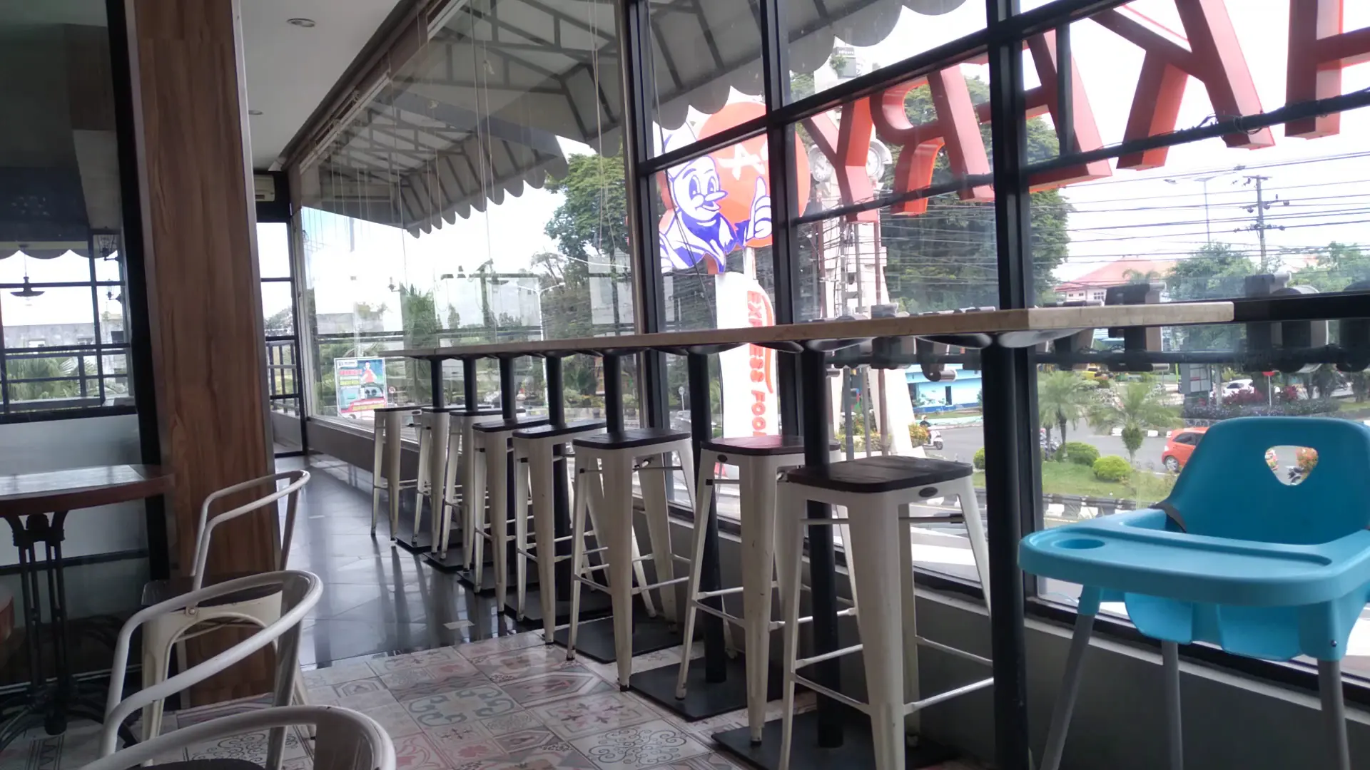 Banjarbaru人的骄傲?这家只收现金的炸鸡店,到底什么来头! 4