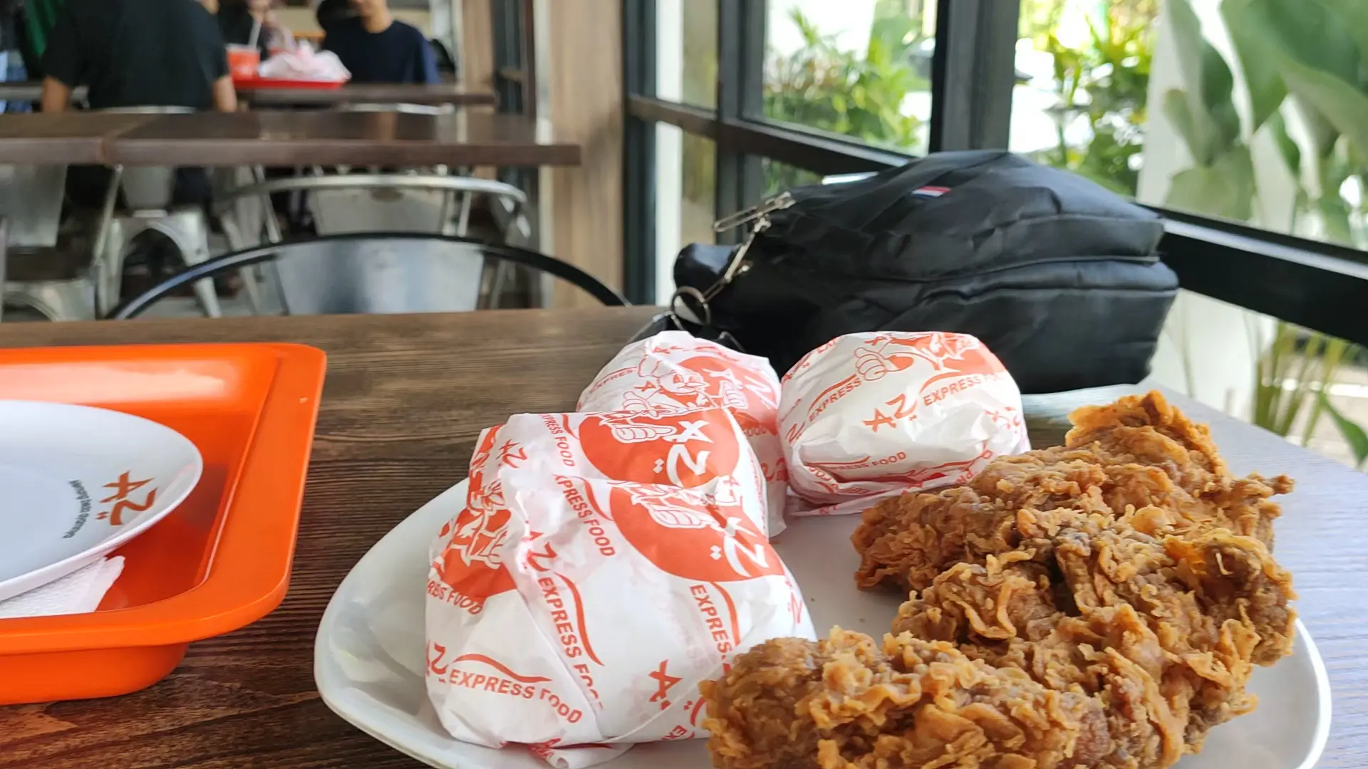 Banjarbaru人的骄傲?这家只收现金的炸鸡店,到底什么来头! 2