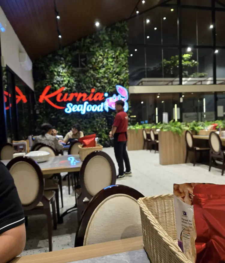 Kurnia Seafood Semarang 8