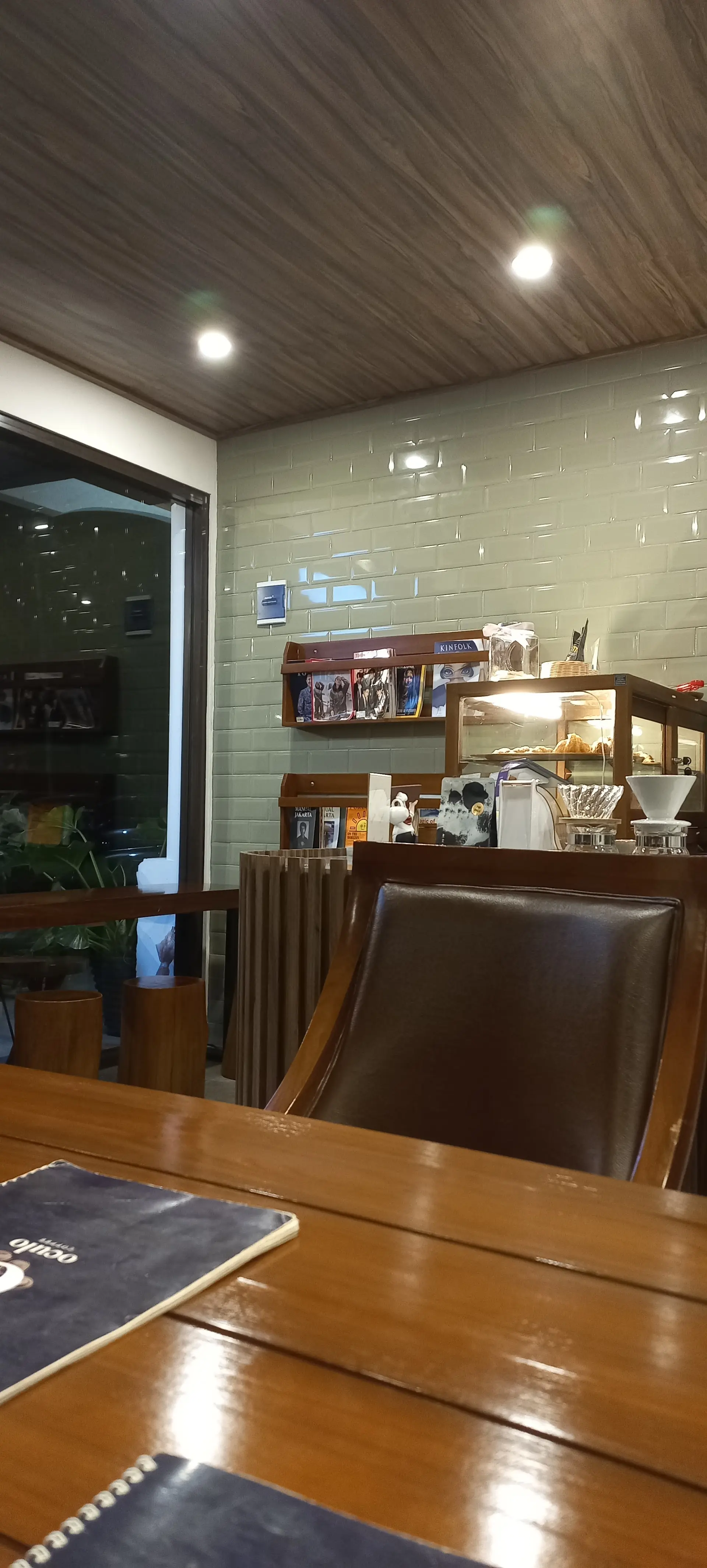 Gue umumin, kafe surganya kaum introvert/i-person/freelancer di Palembang akhirnya ada! Anjay 6