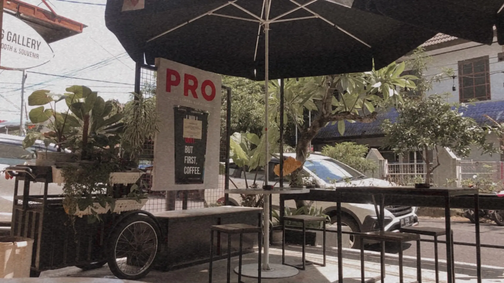 Anjay, kedai kopi 10 tahun ada Q-Grader-nya, tapi es kopi signature-nya manisnya sampe bikin ragu sama hidup?! 🤯 5