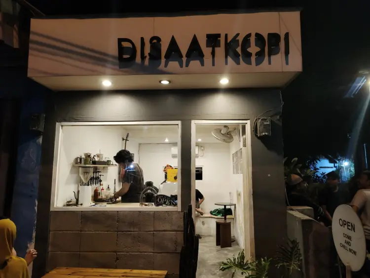 Public coffee stand 1