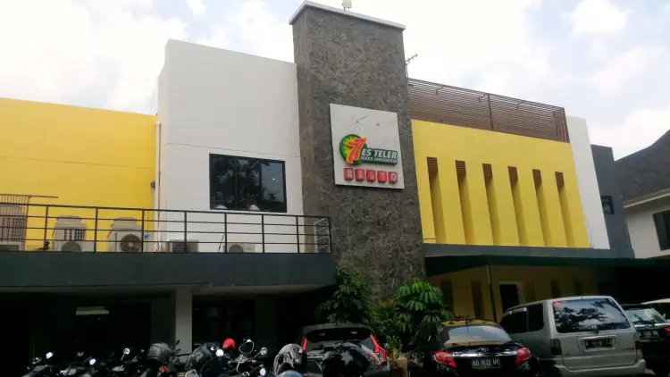 Es Teler 77 Resto - Adityawarman 1