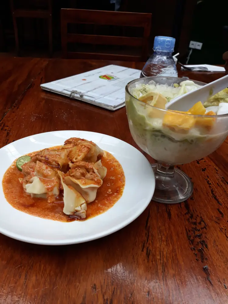 Es Teler 77 Resto - Adityawarman 2