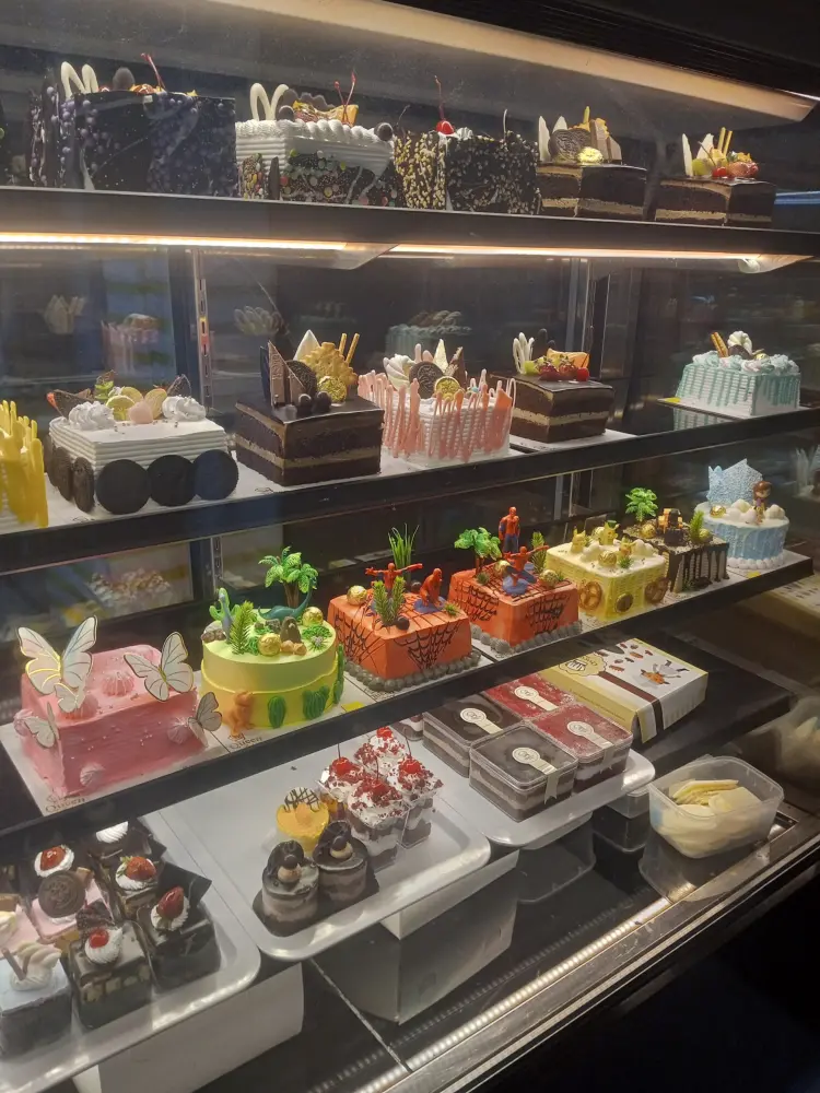 Queen Bakery Kroya 3