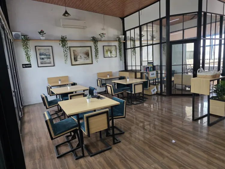 Setara Coffee & Eatery 8