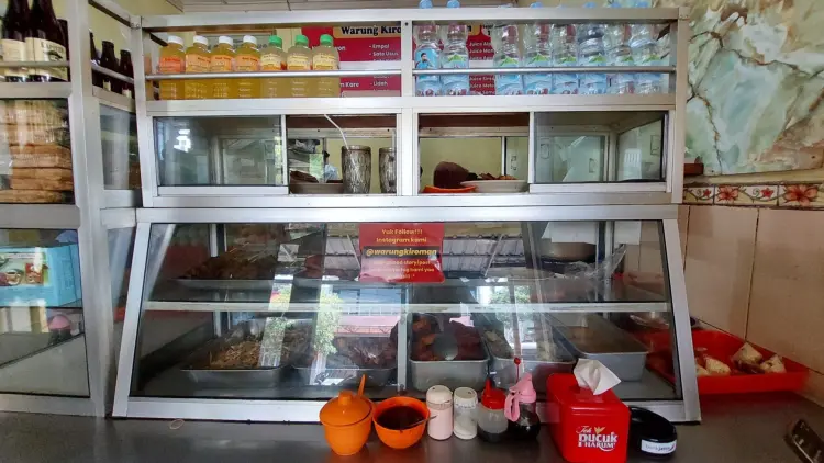 Warung Soto dan Rawon Kiroman (Mak Cem) 3