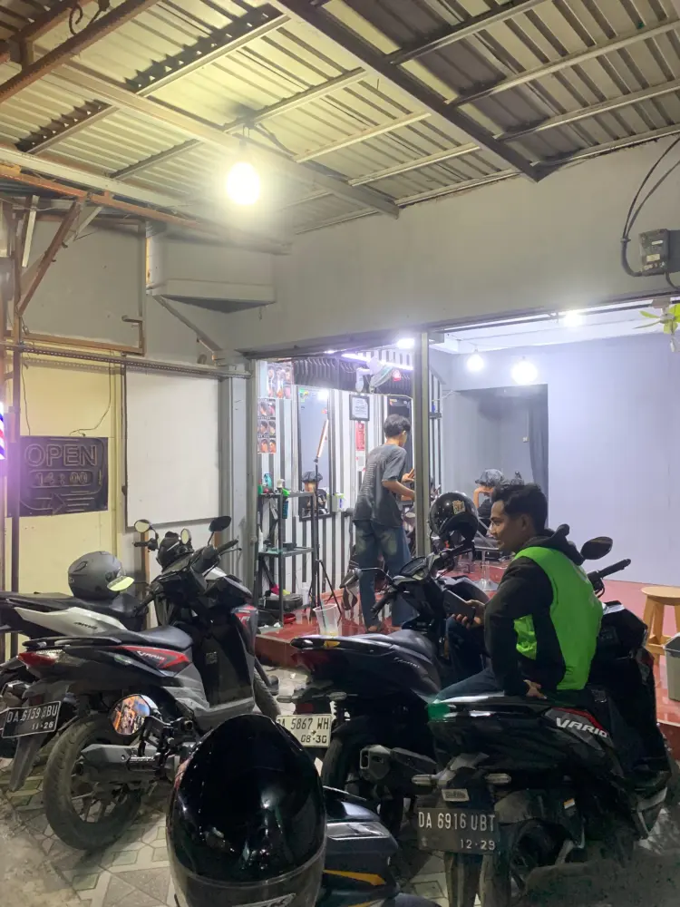 Amang utuh Barbershop 1